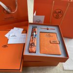 HermÃ¨s Notebook Set