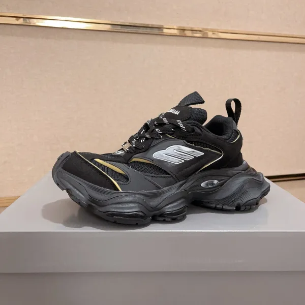Balenciaga Lace Sponge