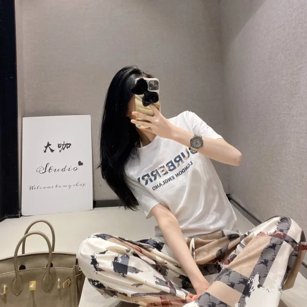 Burberry Short-Sleeved Shirt For Early Spring