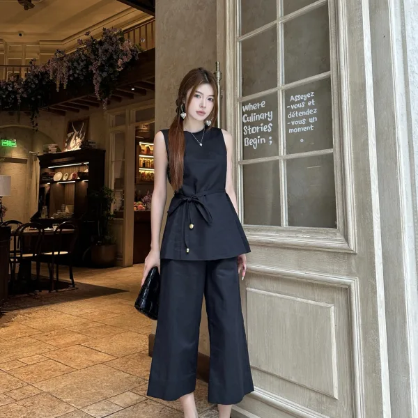 Loewe Linen Suit For Early Spring