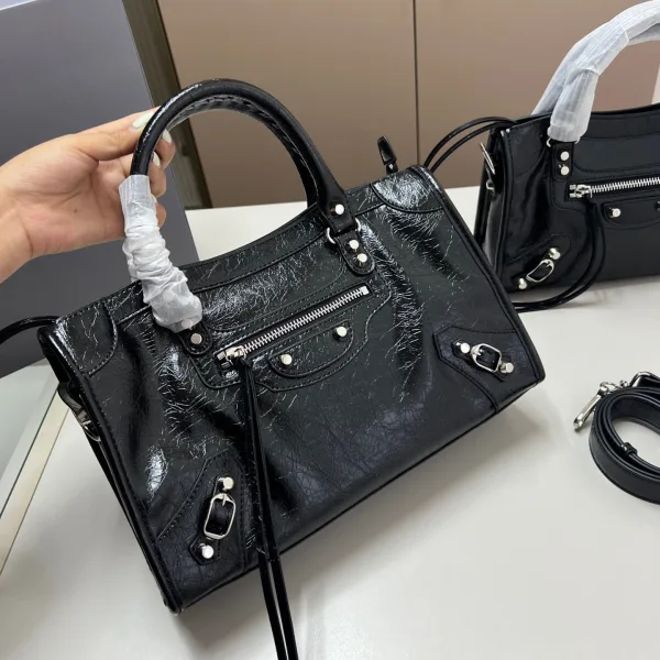 Balenciaga Ruler