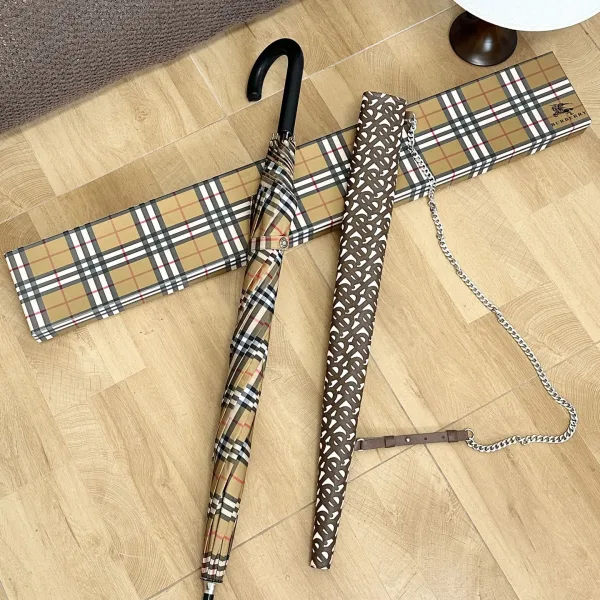 Burberry Aluminum Ruler For Summer