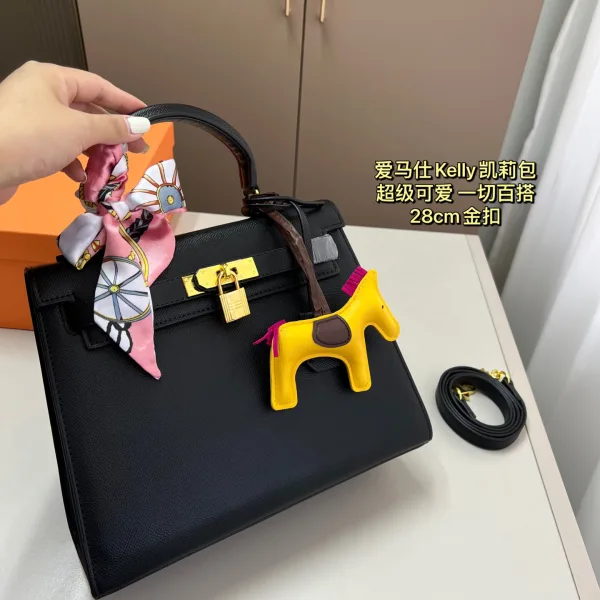 HermÃ¨s Silk Silk Scarf