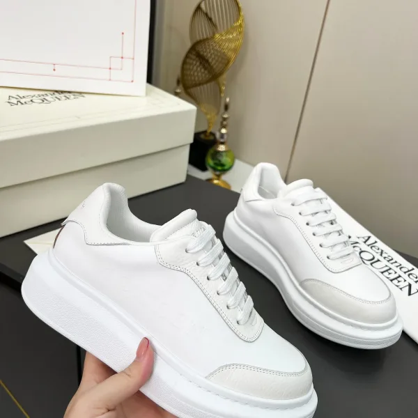 Alexander Mcqueen Casual Shoes Ash Lace
