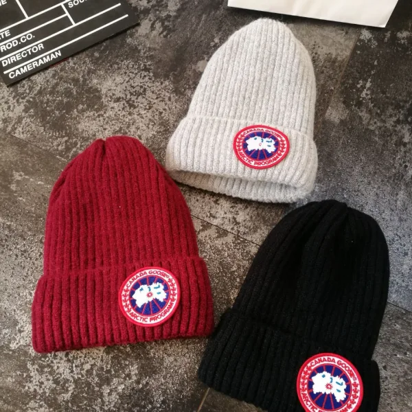 Canada Goose Wool Hat Ash Cashmere Fleece Coral Winter