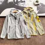 Descente Outerwear Red Adhesive Polyester Fleece Mesh Unrestricted Movement Clean Lines Urban Style Anti-Pilling Treatment Zippered Pocket