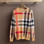Burberry Sweater Wool Blend Delicate And Soft To The Touch Winter