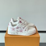 Louis Vuitton Sneakers Pink