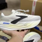 Brooks Yoga Pants Rubber Outsole Running Understated Luxury