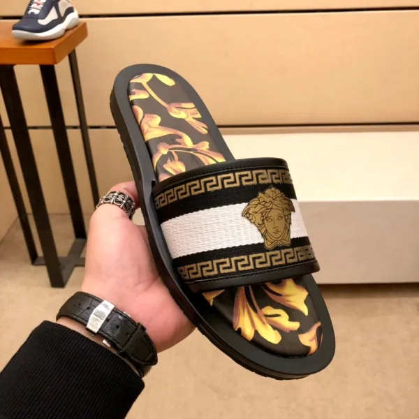 Versace Calfskin Slippers For Spring