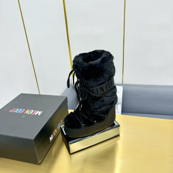 Victoria Beckham Nylon Snow Boots For Autumn