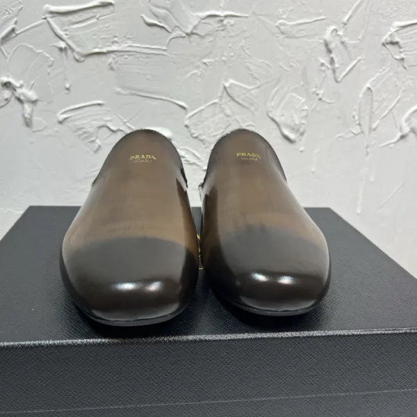 Prada Cowhide Slippers For Autumn