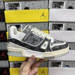 Louis Vuitton Sneakers Ash