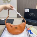 Prada Ruler
