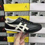 Asics Sneakers
