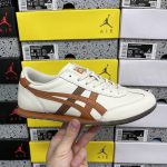 Asics Sneakers