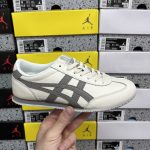 Asics Sneakers