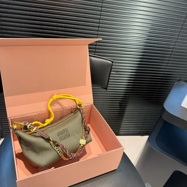Miu Miu Ruler For Early Spring