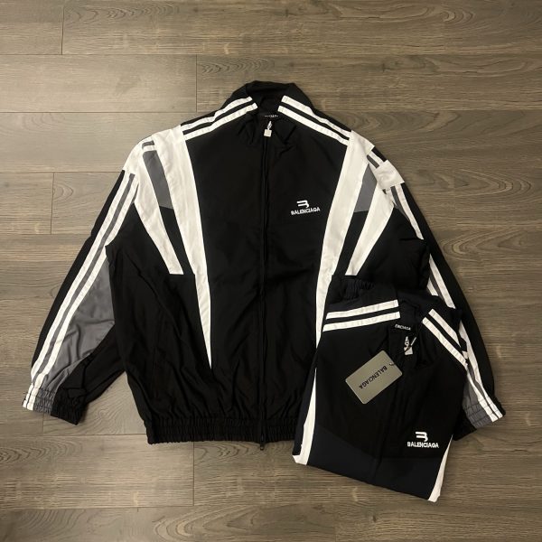 Balenciaga T-Shirts Red Down Nylon Streetwear Embroidery Patch