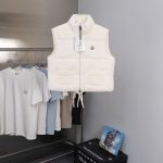 Moncler Velvet Jeans For Autumn