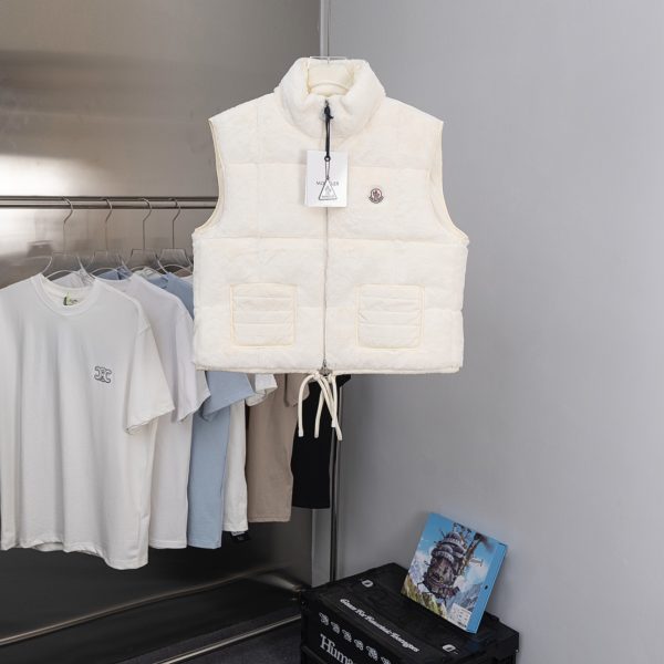 Moncler Velvet Jeans For Autumn