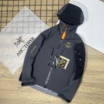 Ecco Waterproof Jacket Red Gore-Tex Lace Adjustable Drawstring Zippered Pocket