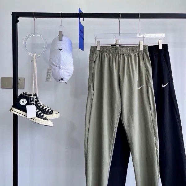 Nike T-Shirts Green