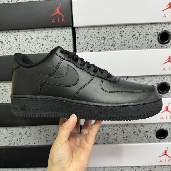 Nike Air Force 1 Black