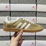Adidas Sneakers Gold