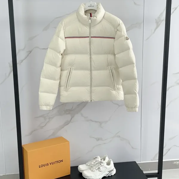 Moncler Long-Sleeved Jacket Red Duck Down