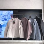 Descente Jacket Red Urban Commuting Spring Zippered Pocket