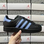 Adidas Sneakers Color