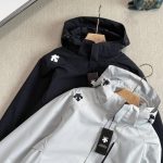 Descente Jacket Black Fleece Simple And Elegant Design Outdoor Windproof