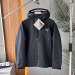 Archaeopteryx Outerwear Red Gore-Tex Simple Design Slim Fit