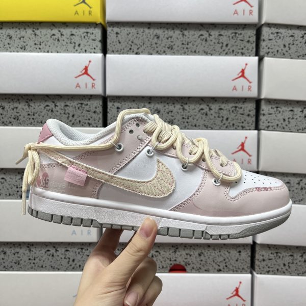 Nike Dunk Pink