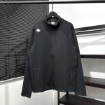 Descente Outerwear Red Knitted Fabric Running Sophistication Autumn Lightweight And Breathable
