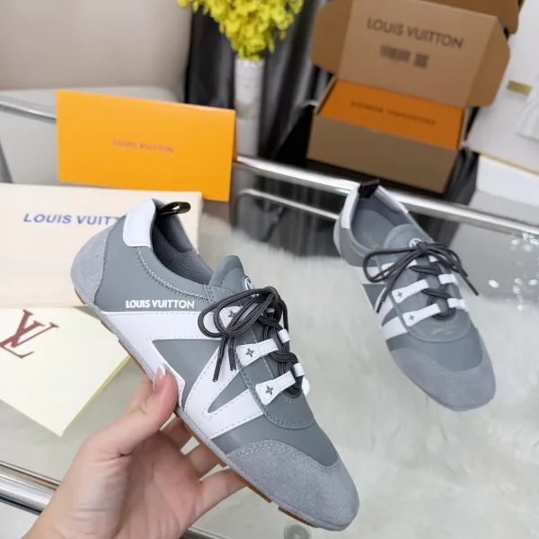 Louis Vuitton Sneakers Color