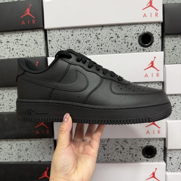 Nike Air Force 1 Black