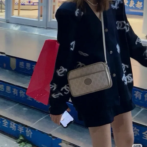 Gucci Camera Bag Beige Easy To Match