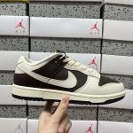 Nike Sneakers Brown